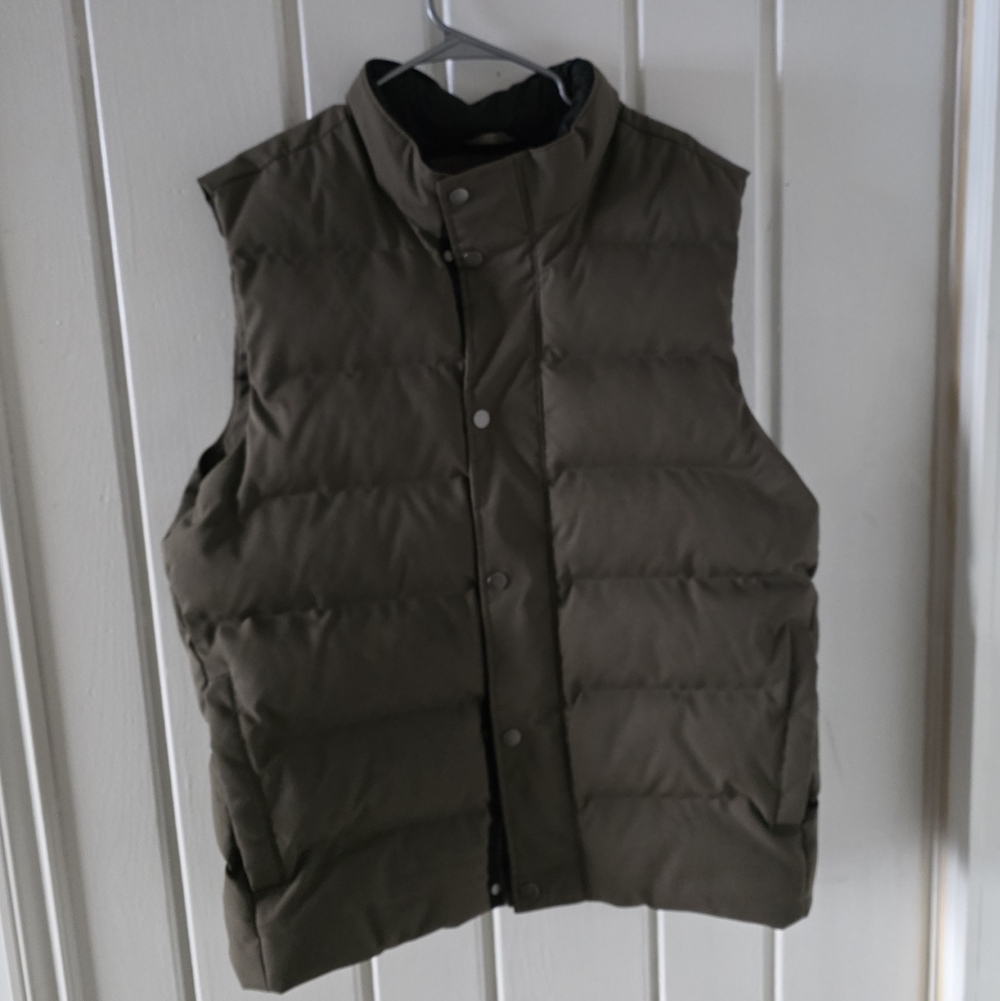 Olive Khaki Puffer Vest - Picture 2 of 3